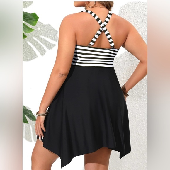 PlusSize Swimdress
Boy short Flowy
TummyControl
Tankini BathingSuit
22-2XL SZ - Picture 3 of 6